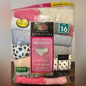 Fruit Of The Loom Girls Super Value Pack of 14 Hipsters NWT Size 16